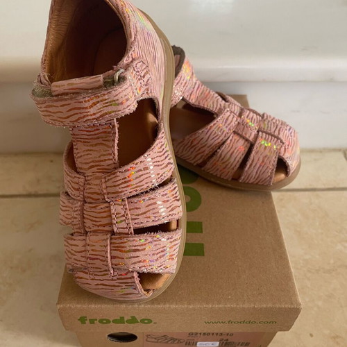 Froddo leather girls' sandals like new, pink with gold shine, size 23