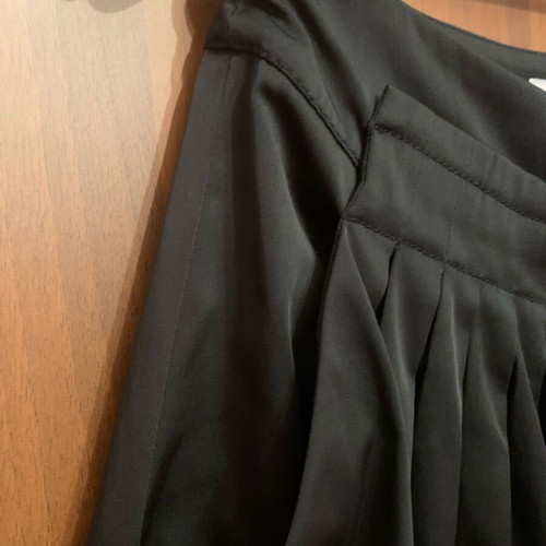 Zara skirt black like new, size large with pockets