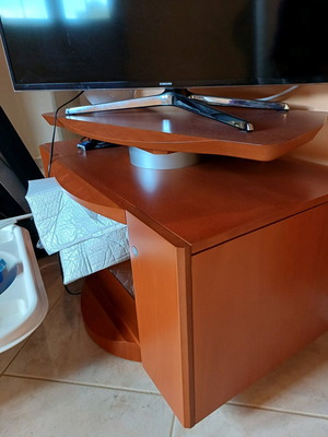 Cherry color TV stand like new