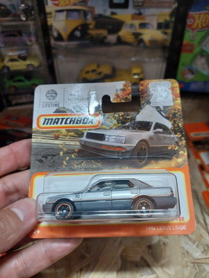Matchbox 1994 Lexus LS400 diecast car