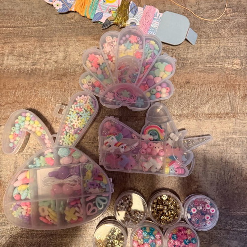 Beads for necklace set like new