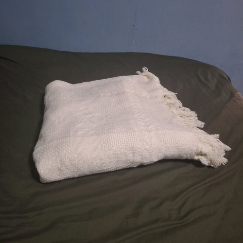 Handmade throw blanket like new 210×180