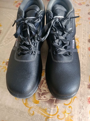 Unity work shoes new, size 43 with metal toe cap
