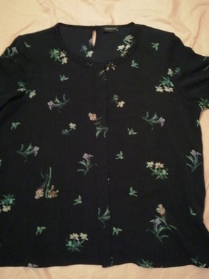 Blouse short-sleeved like new, black with flowers, size XXL