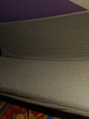 Καναπές που ανοίγει μεταχειρισμένος, πλάτος 2 μέτρα, κατάλληλος για φοιτητές