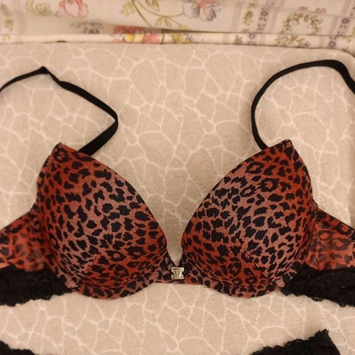 Venus Victoria lingerie used, size 65B, black and red