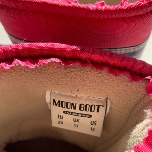 Moon boots kids used, size 29, waterproof and warm