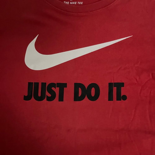 Nike tee new, red size M