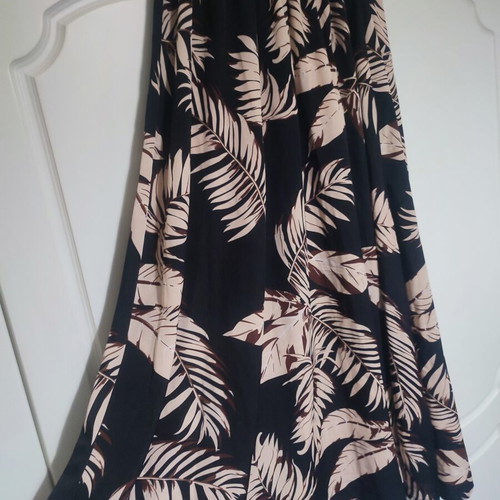 Maxi skirt Shein like new, black and beige, size L