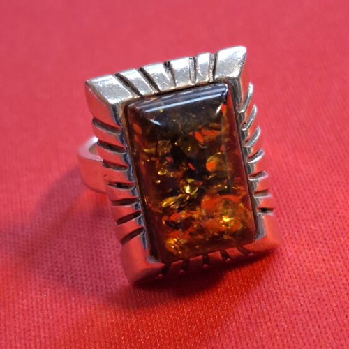 Silver ring with 925 stamp, like new, adjustable size