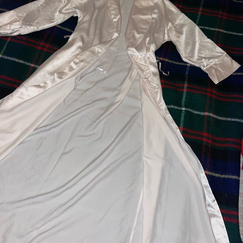 Marks & Spencer robe used, white, heavy and soft fabric