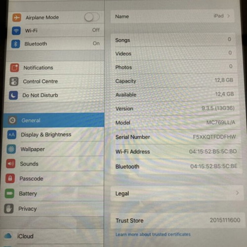 iPad 2 16GB tablet with charger and box