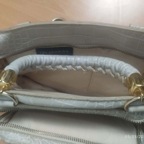 Women's handbag used, gray and beige, 0.30x0.20 m