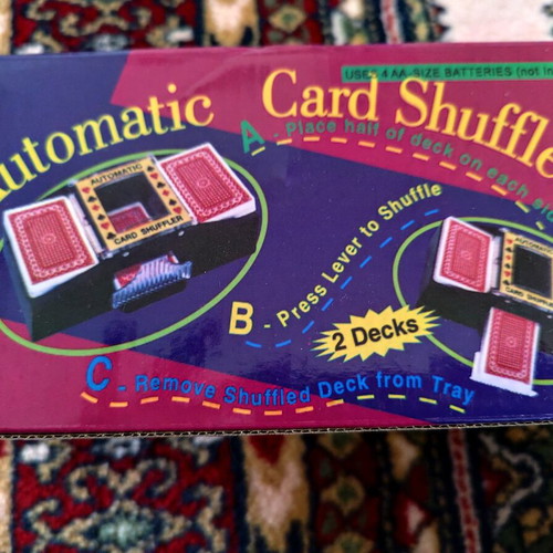 Automatic Card Shuffler like new