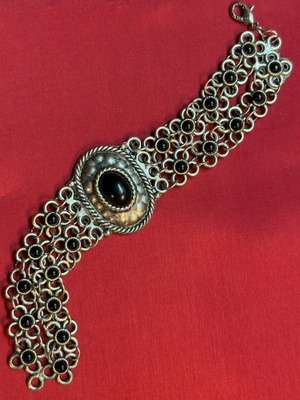 Vintage bracelet with black stone and filigree technique like new