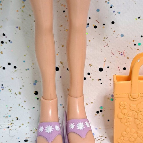 Bratz Beach Party Jade like new with different outfit and flaws