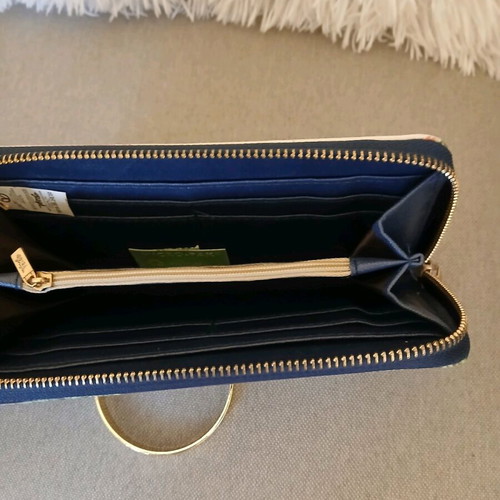 Verde women's wallet like new with tropical design