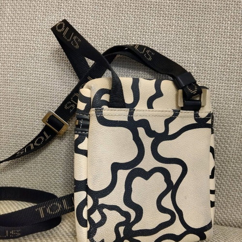 Tous leather crossbody bag like new, black and white