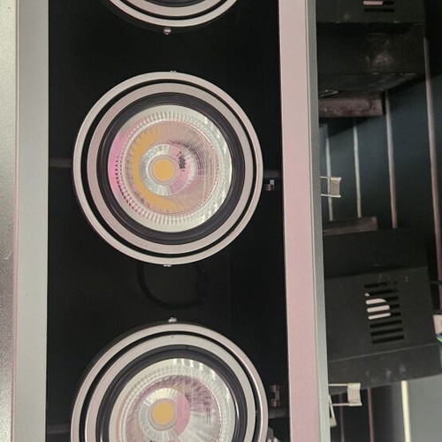 LED spotlight triple head 3x20W 4000K 60W like new