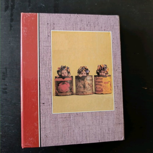 Photo album like new, holds 100 photos