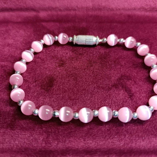 Bracelet with pink quartz used