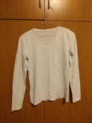 White t-shirt like new, unworn