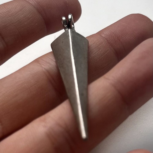 Silver 925 arrow pendant like new