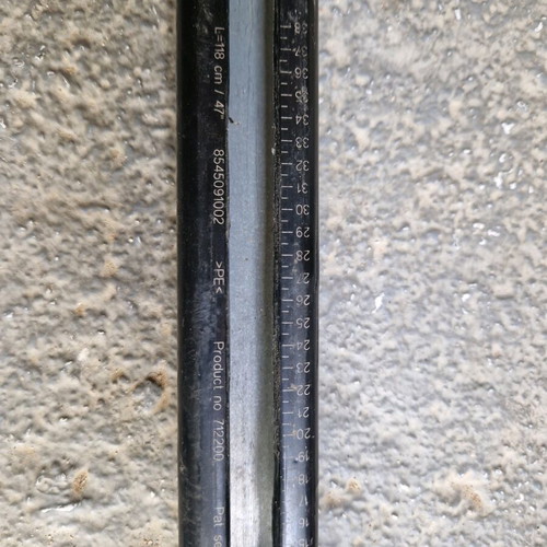 Thule 757 feet and 118cm bars used with key