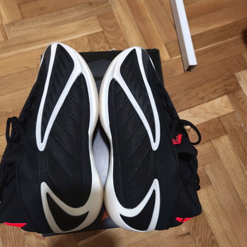 Adidas AE2 basketball shoes new, size 44.5, black