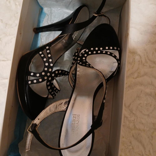 Anastazi Bournazos patent leather sandals like new, size 38