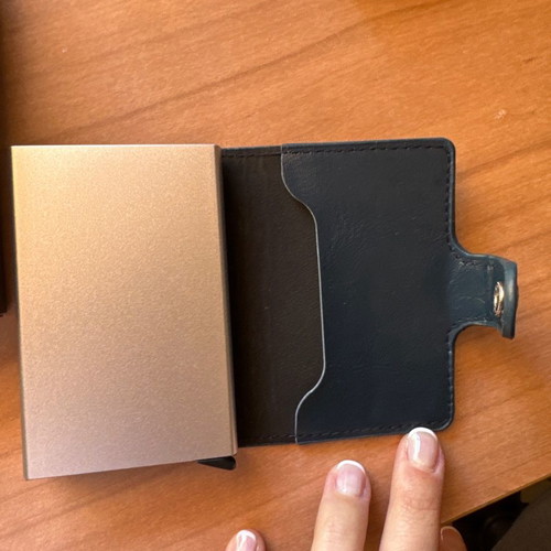 Men's wallet like new for cards and money