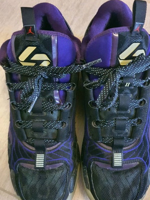 Jordan Luka 2 Space Hunter shoes like new, size 44, black and purple