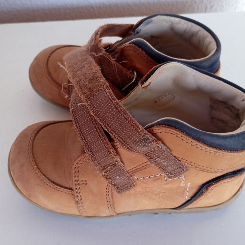 Kickers children's shoes like new