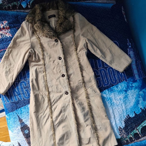Castor coat like new with fur details, beige, sizes L and XL
