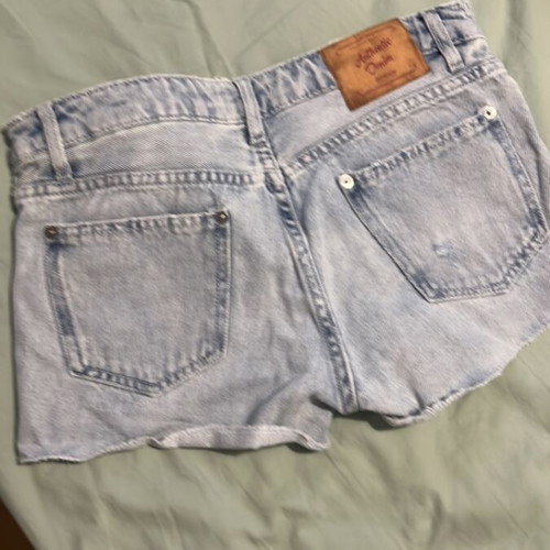 Stradivarius denim shorts with buttons and rips, turquoise, XS