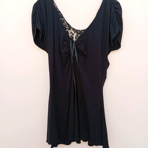 Blouses white and black with lace like new, short sleeve