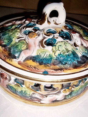 Capodimonte Italian porcelain fondue pot like new, diameter 17 cm
