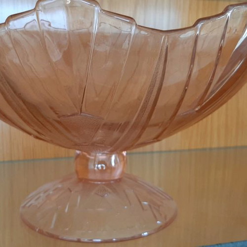Bowl Sunkist pink glass collectible, used