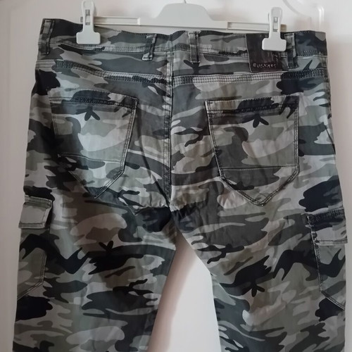 Quartz men's bermuda shorts size Large like new