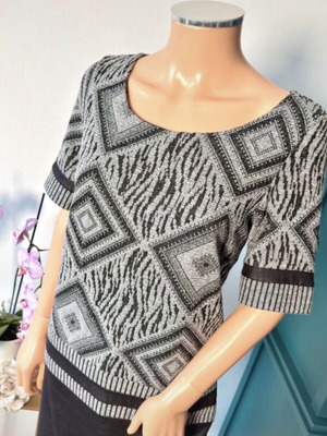 Raxevsky winter dress size M, black and grey jacquard knit