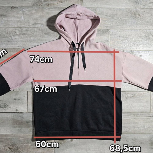 Hooded sweater like new, very soft, size M