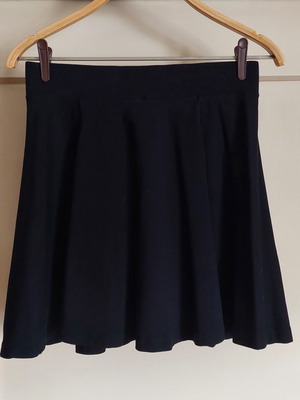 Black skirt by H&M like new, elastic waist, size S
