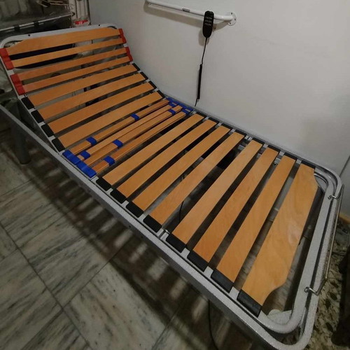 Medical reclining bed like new with remote control