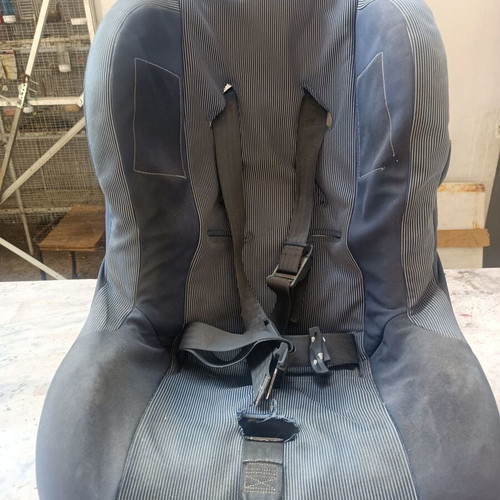 Child Car Seat like new for 9-35 kg children