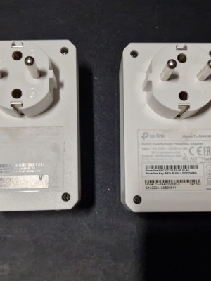 Σετ Powerline adapters TP-Link TL-PA4010P σαν καινούργιο