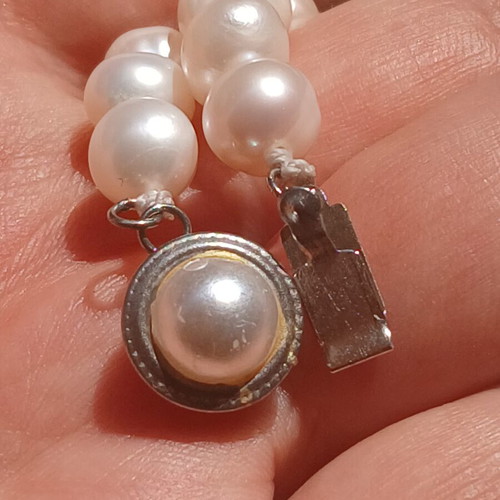 Necklace with natural pearls and metal clasp, 44 cm