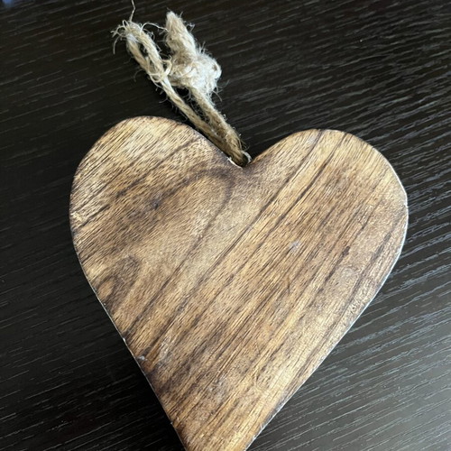 Wooden heart-shaped decorative item new