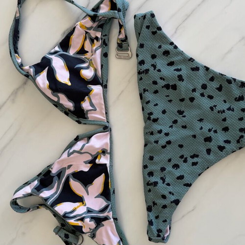 Bikini set like new, reversible black and khaki, size S