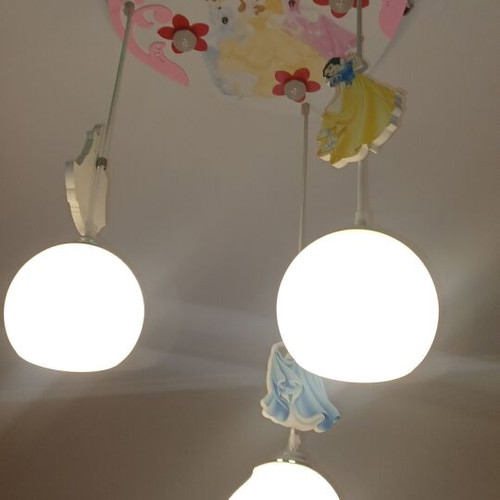 Children's ceiling light girl-themed used with one globe to replace