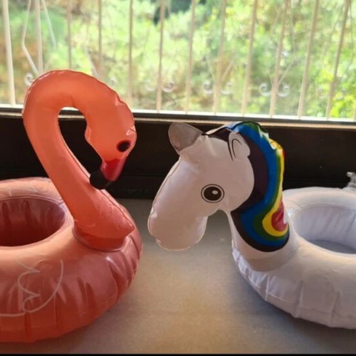 Inflatable cup holders with unicorn and flamingo, like new